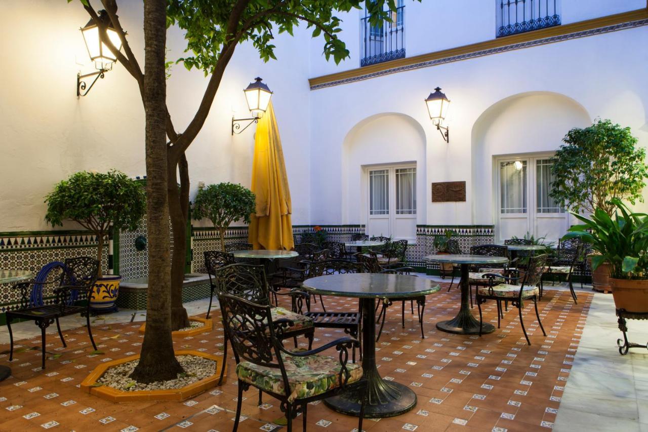Hotel Cervantes Seville Luaran gambar