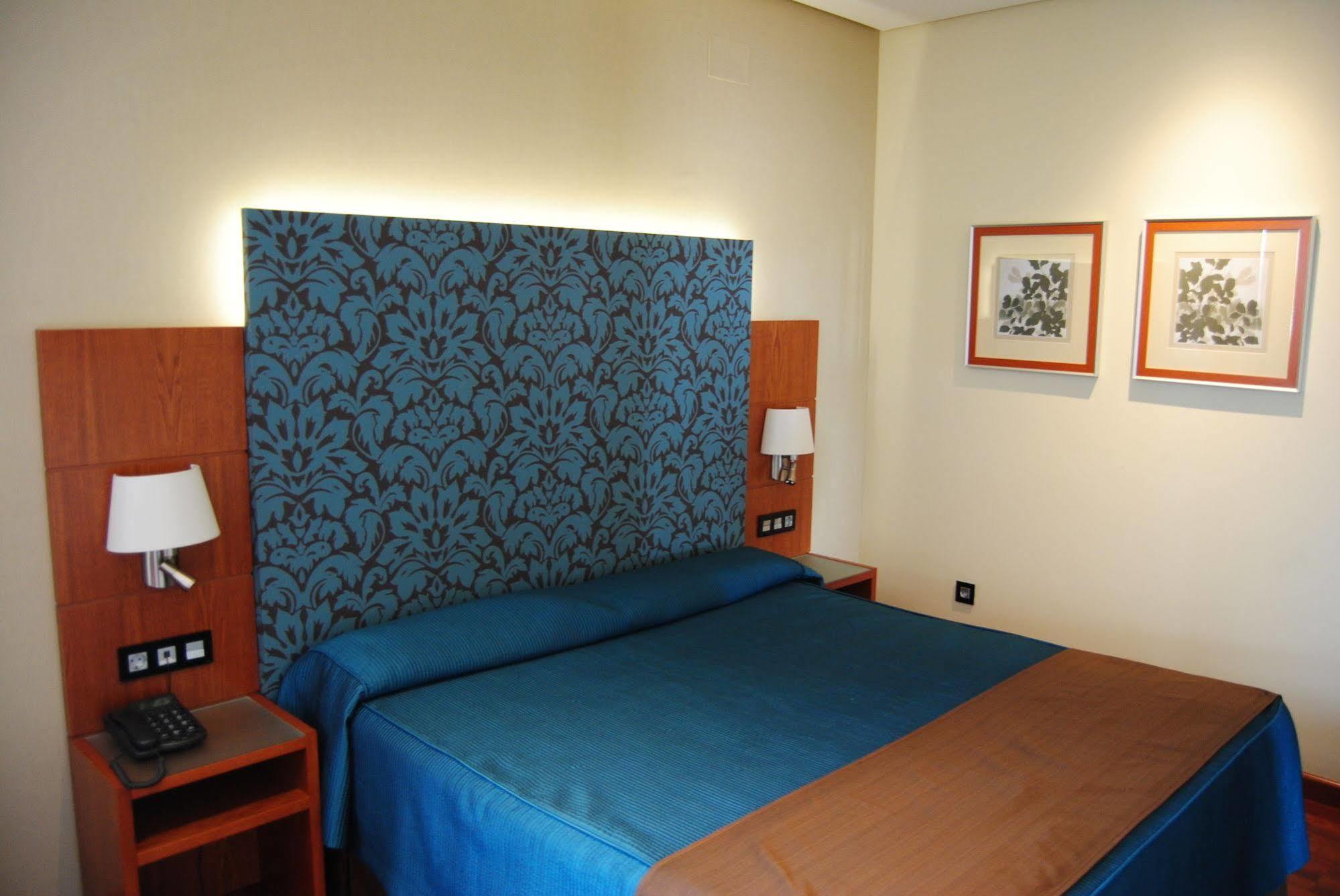 Hotel Cervantes Seville Luaran gambar